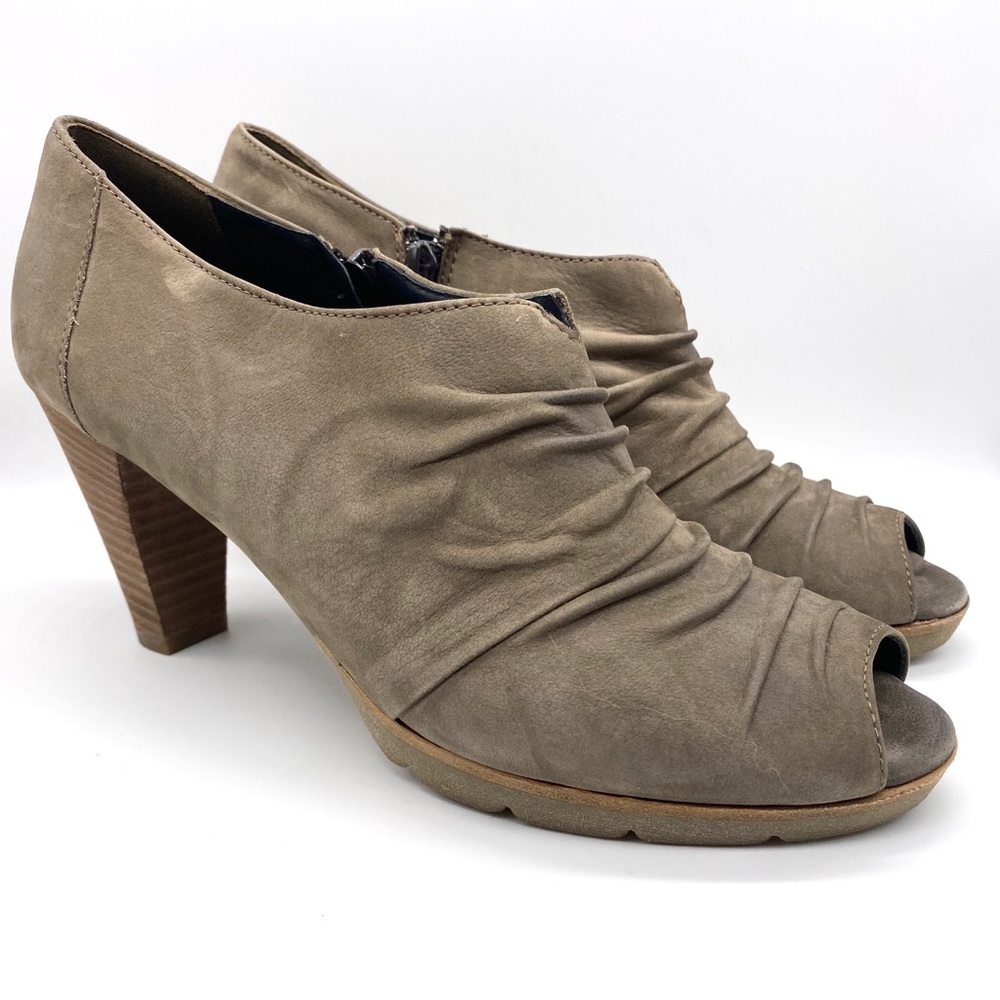 Like new Paul Green open toe booties